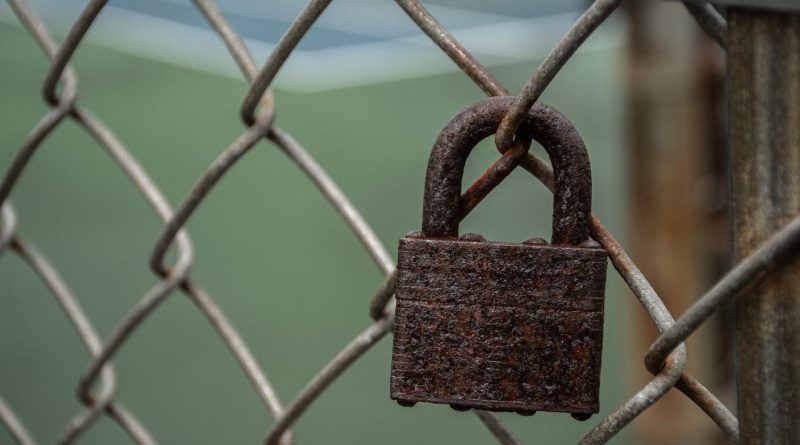 Europa aumenta restricciones por aumento de casos